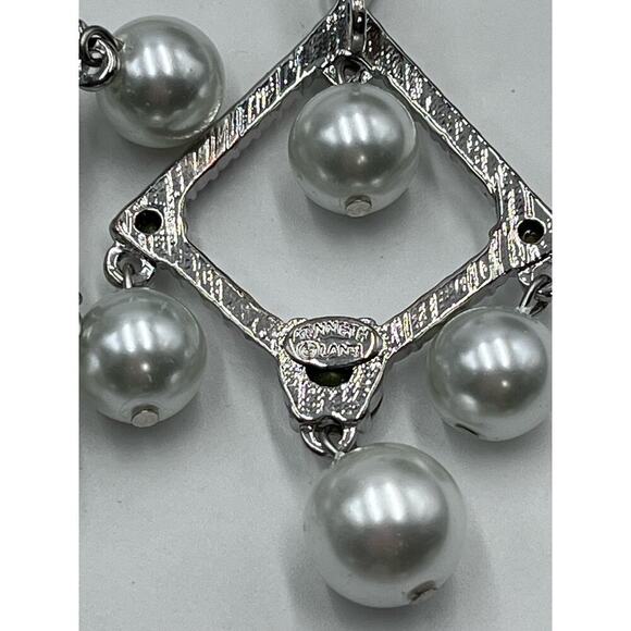 Kenneth Jay Lane White Pearl Crystal Silver‎ Tone Chandelier Clip Earrings New - Picture 14 of 14